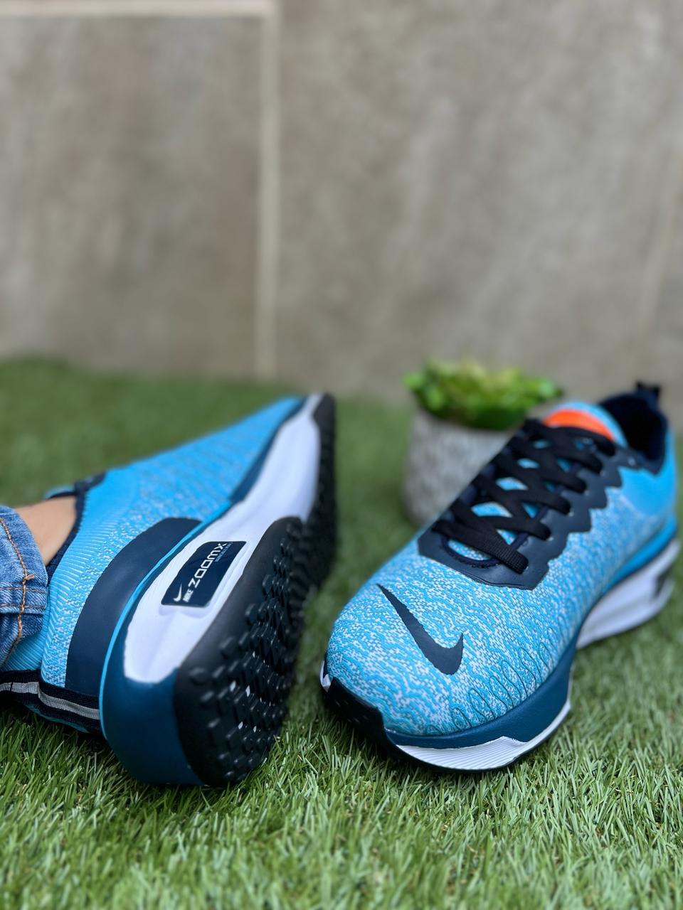 NK ZOOMX INV RUN + CAJA