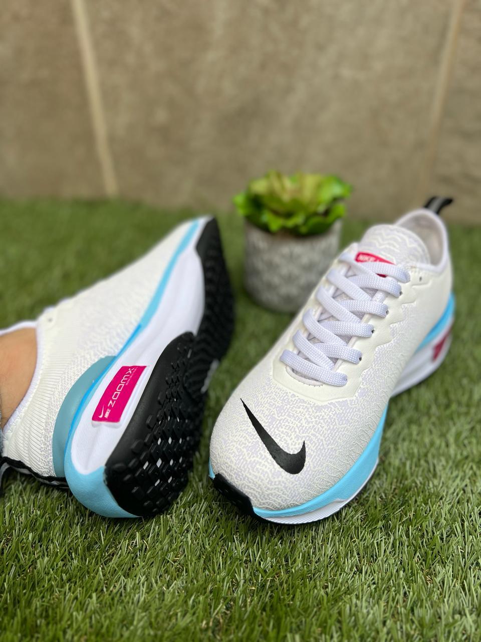 NK ZOOMX INV RUN + CAJA