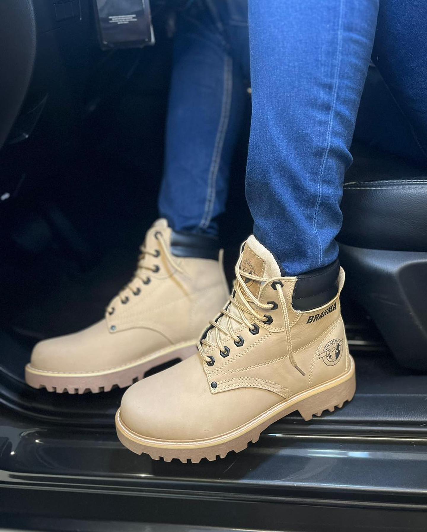 BOTA BRAHMA CLASICA CUERO